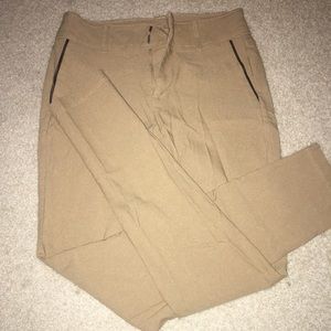 Beige dress pants/skinny